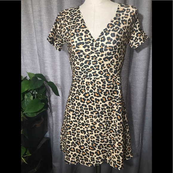 LASULA Leopard attached mock wrap v neck dress 8 - Picture 1 of 8